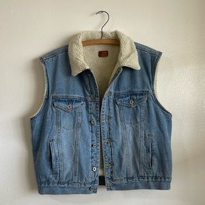 pol Anthropologie denim Sherpa lined vest size large